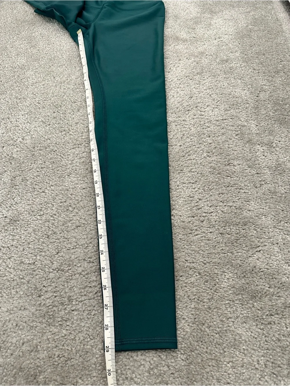 Alo Airlift Leggings in Teal Size Medium MSRP $134